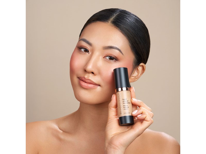 Youngblood Liquid Mineral Foundation Bisque 30ml - Billede 3